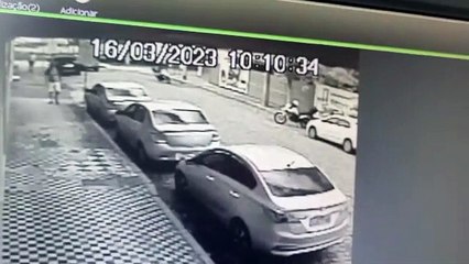 Motociclista tenta escapar da GMT em Blumenau e invade contramão