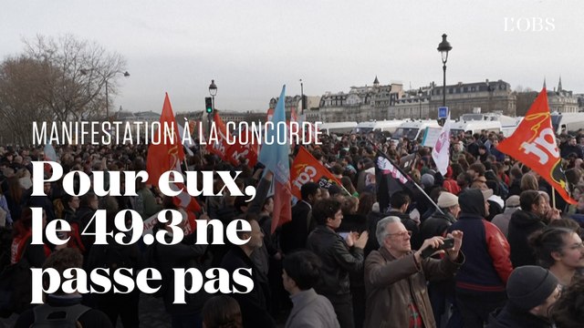 Réforme des retraites : manifestation place de la Concorde après le 49.3 d'Elisabeth Borne