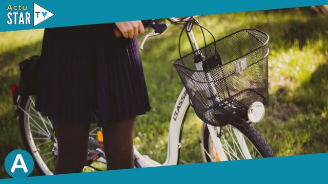 Faites de la jupe plissée votre nouvel atout mode comme Nicole Peltz