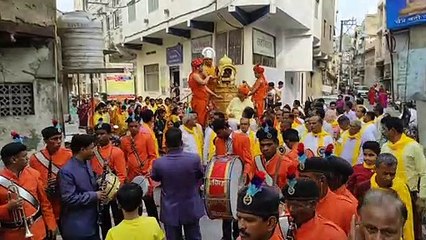 निकाली शोभायात्रा, लगाए भगवान आदिनाथ के जयकारे