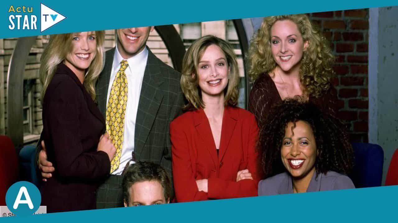 Ally McBeal : que deviennent les stars de la série culte 20 ans après sa diffusion ? (audio)