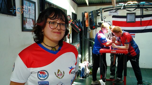 mqn-Joven universitaria se abre camino en el deporte de la lucha de brazos-150323