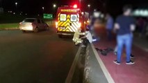 Condutor de patinete elétrico fica ferido em acidente na Avenida Tancredo Neves