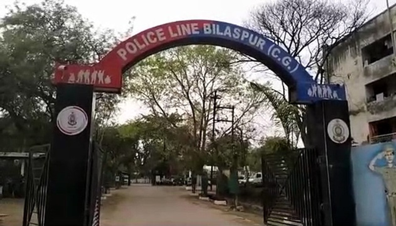 लाइन में खड़ी निजी गाड़िया देख भड़के रक्षित निर...