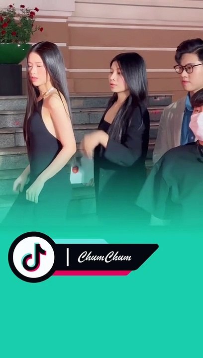 Dẹp bỏ quá khứ lùm xùm, Linh Ka giờ ghi điểm mạnh: Nhường đàn chị lên thảm đỏ, nhan sắc nở hoa