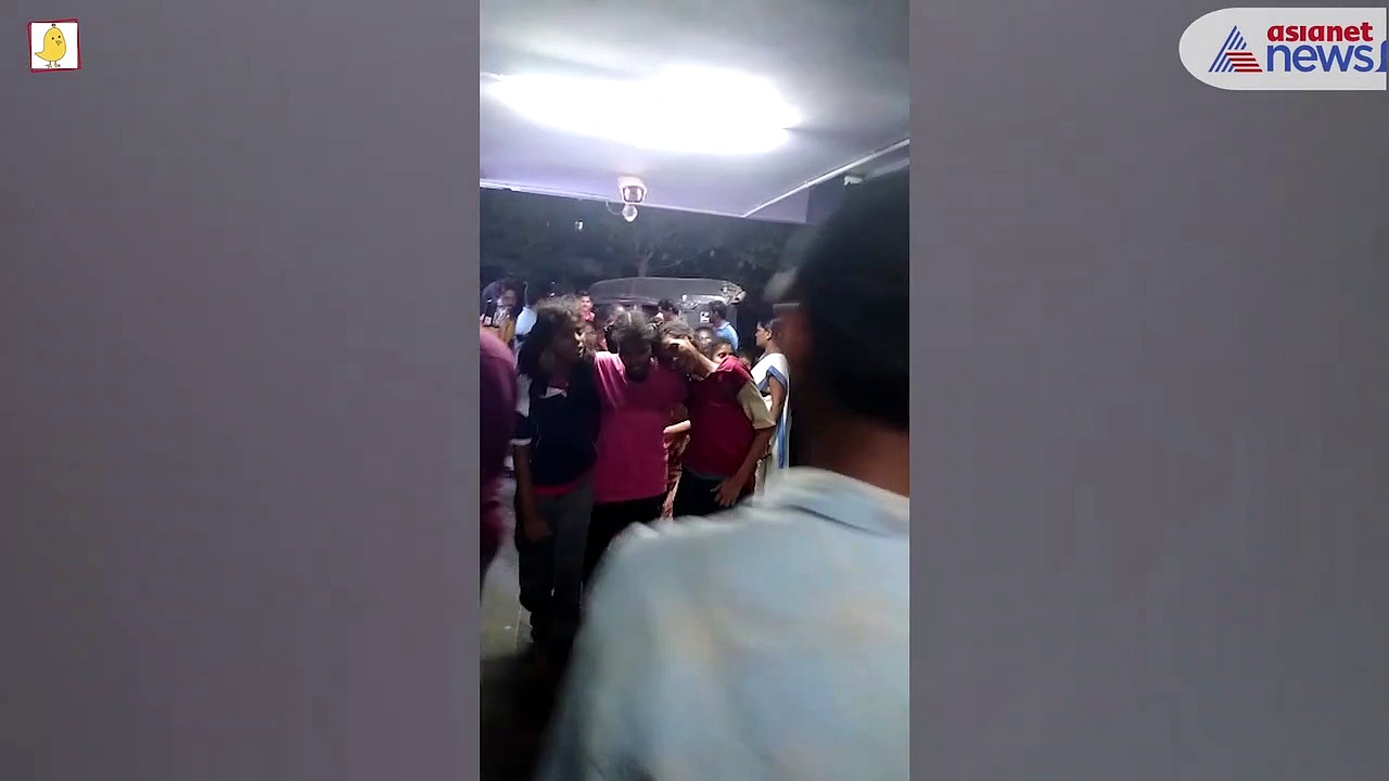 గురుకుల హాస్టల్లో ఫుడ్ పాయిజన్ ... నడవలేని స్థితిలో నంద్యాల హాస్పిటల్ కు అమ్మాయిలు