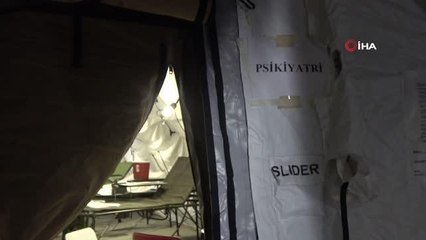 İstanbul Üniversitesi'nin gönüllü sağlıkçıları Hatay'da depremzedelerin yaralarını sarıyor