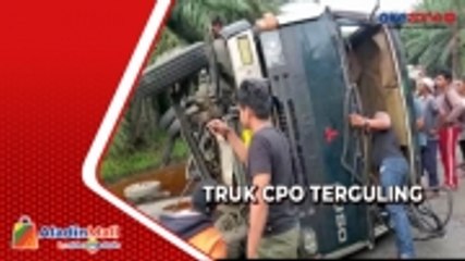 Momen Truk Pengangkut CPO Seberat 23 Ton Terguling di Labuhanbatu