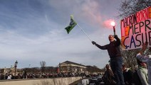 Fransa'da ortalık karıştı! Emeklilik yaşı protestosunda 120 kişi gözaltına alındı