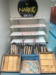 Boş arı kovanlarının ahşabına uyuşturucu gizlemişler