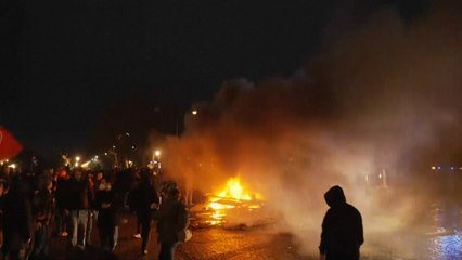 استمرار المظاهرات الاحتجاجية الرافضة لرفع سن التقاعد في فرنسا