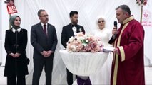 Mehmet Muharrem Kasapoğlu, depremzede çiftin nikah şahidi oldu