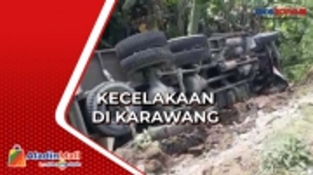 Sopir Ngantuk, Truk Tronton Terjun ke Jurang di Karawang