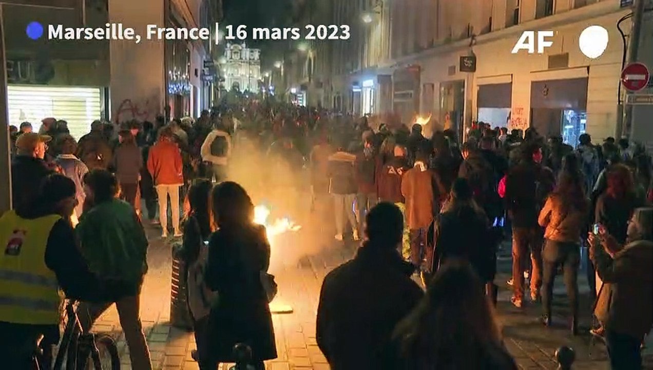 Retraites: manifestations spontanées dans toute la France après le 49.3