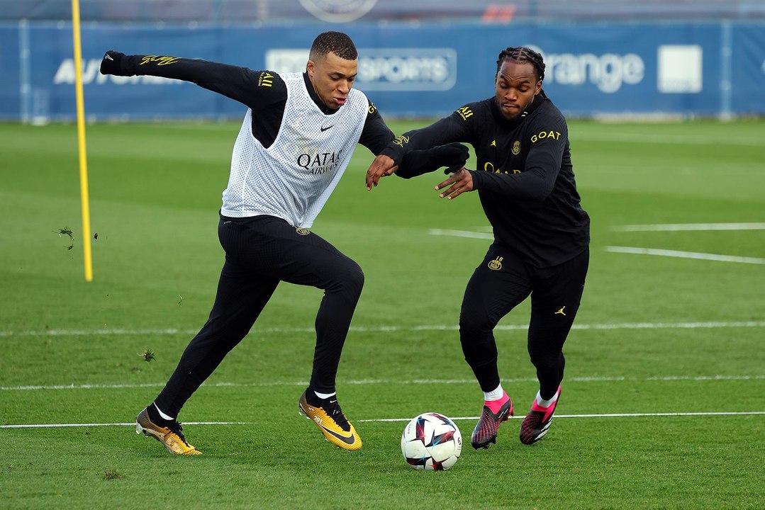 Replay : 15 minutes d'entraînement avant Paris Saint-Germain - Stade Rennais FC