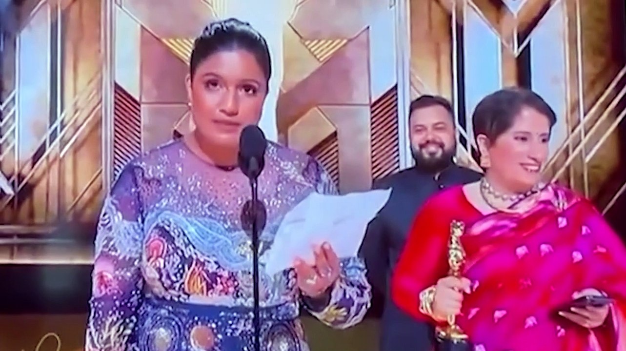 Oscar winner Guneet Monga gets a grand welcome at the Mumbai airport