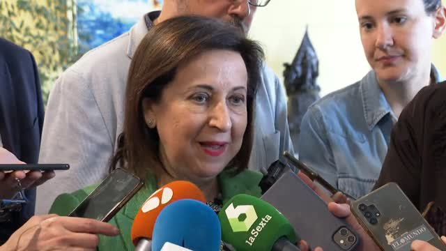 Robles señala que España no va a participar enviando aviones de combate a Ucrania