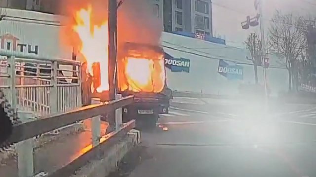 광주 전통시장 주변 방화 추정 불...경찰, 용의자 추적 / YTN