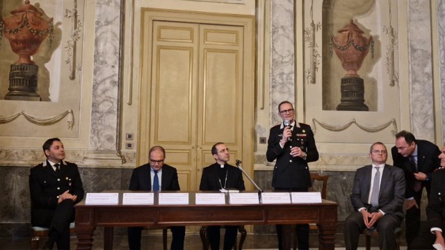 I Carabinieri restituiscono libri rubati alla Biblioteca di Monreale