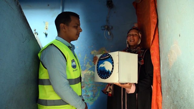 مستقبل وطن يوزع سلع على المواطنين