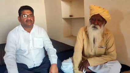 Video: चोरी के मामले में असंतुष्ट पीड़ित बैठा बेमियादी अनशन पर