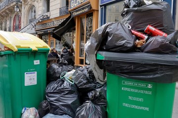 Grève des éboueurs : les ordures débordent à Paris... mais plus dans le 16e