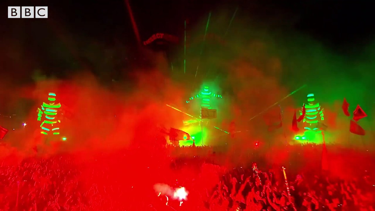 The Chemical Brothers - Hey Boy, Hey Girl (Live)