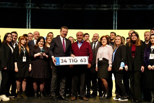 İmamoğlu kuraları çekti, İstanbul’a yeni taksiler geliyor