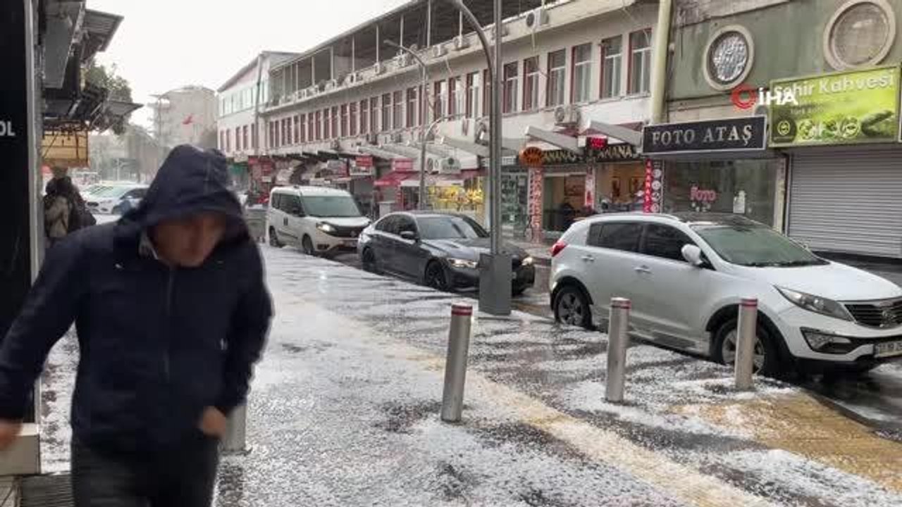 Mersin'de dolu yağışı dolu hayatı felç etti