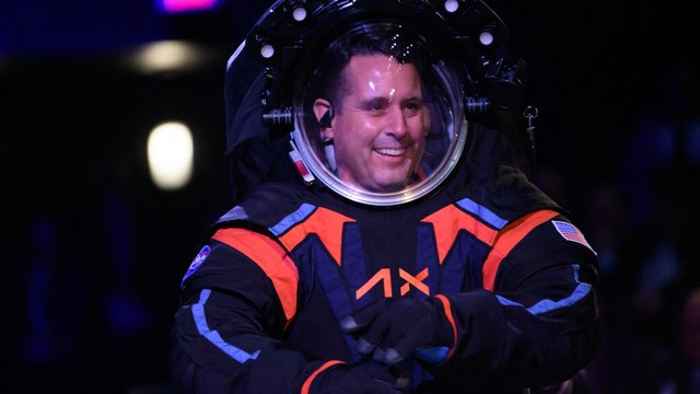 40 ans après, la Nasa dévoile une nouvelle combinaison pour aller dans l'espace