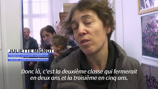 A Paris, parents et enseignants se mobilisent contre les fermetures de classes