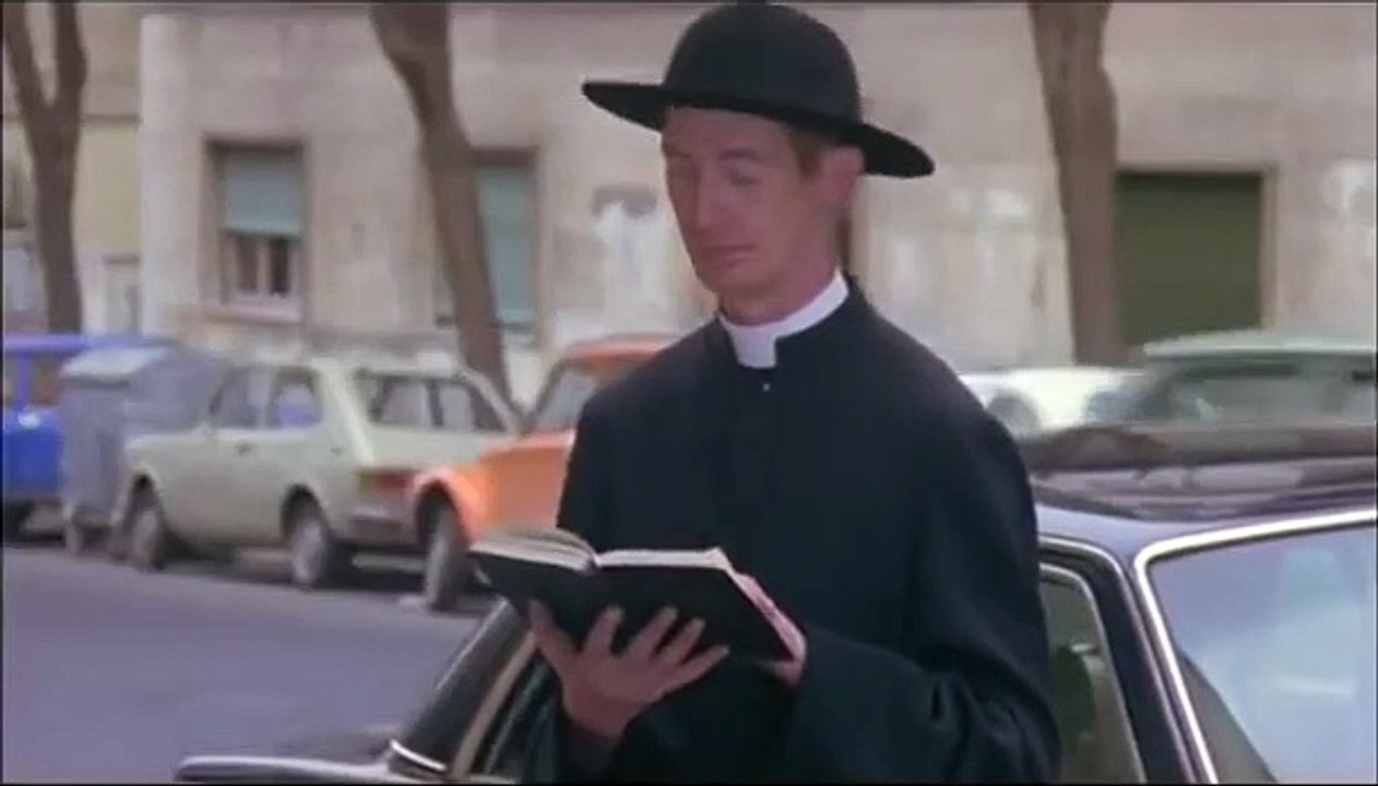 Lino Banfi scene divertenti da ridere A fata ma che me la vuoi fare addosso? Film Cornetti alla crema