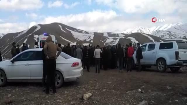 29 yaşındaki genç otomobilde kafasından vurulmuş halde ölü bulundu