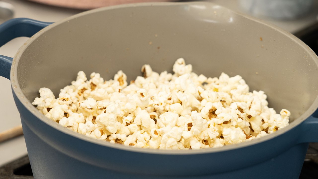 How to Make Stovetop Popcorn video Dailymotion