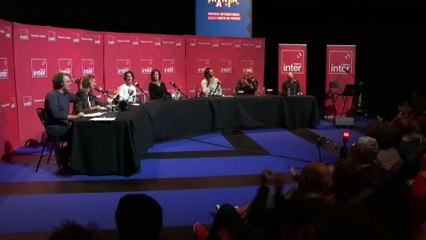 17h49 et 3 sec, recueillement pour la démocratie - Le Billet de Charline dans "C'est encore nous  !"