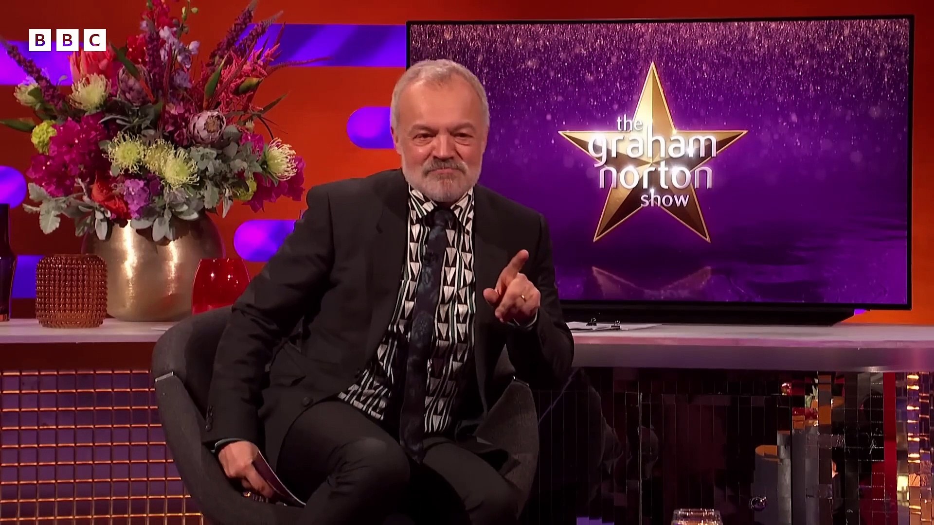 ⁣Lizzo brought an extra hip flask to the Grammys for Adele ✨ BBC