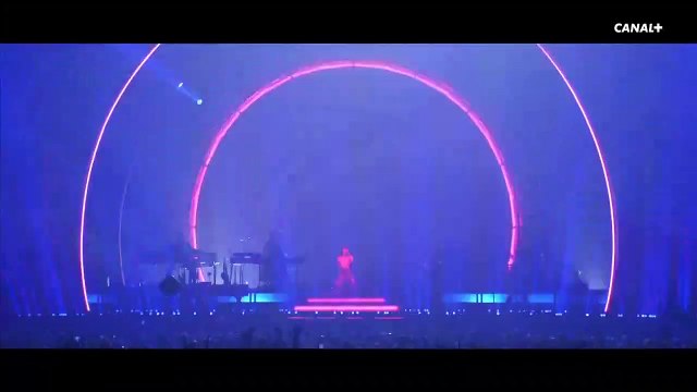 Pourquoi le concert de Juliette Armanet, qui était diffusé hier soir sur Canal Plus, a été brutalement interrompu à 22h37 et la salle de concert évacuée ?