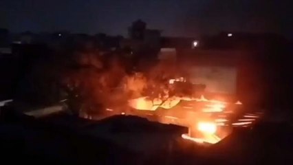 आग़ की शोलों से घिरा शहर, वीडियो में देखें खौफ़नाक मंजर