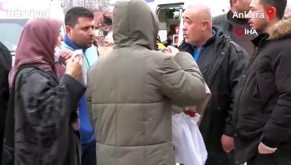 Ankara'da 12 katlı apartmanda yangın