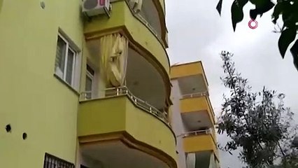 Uykusunda deprem oluyor sanıp kendini balkondan attı