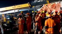 Mueren 14 personas al derrumbarse el techo de un almacén en la India