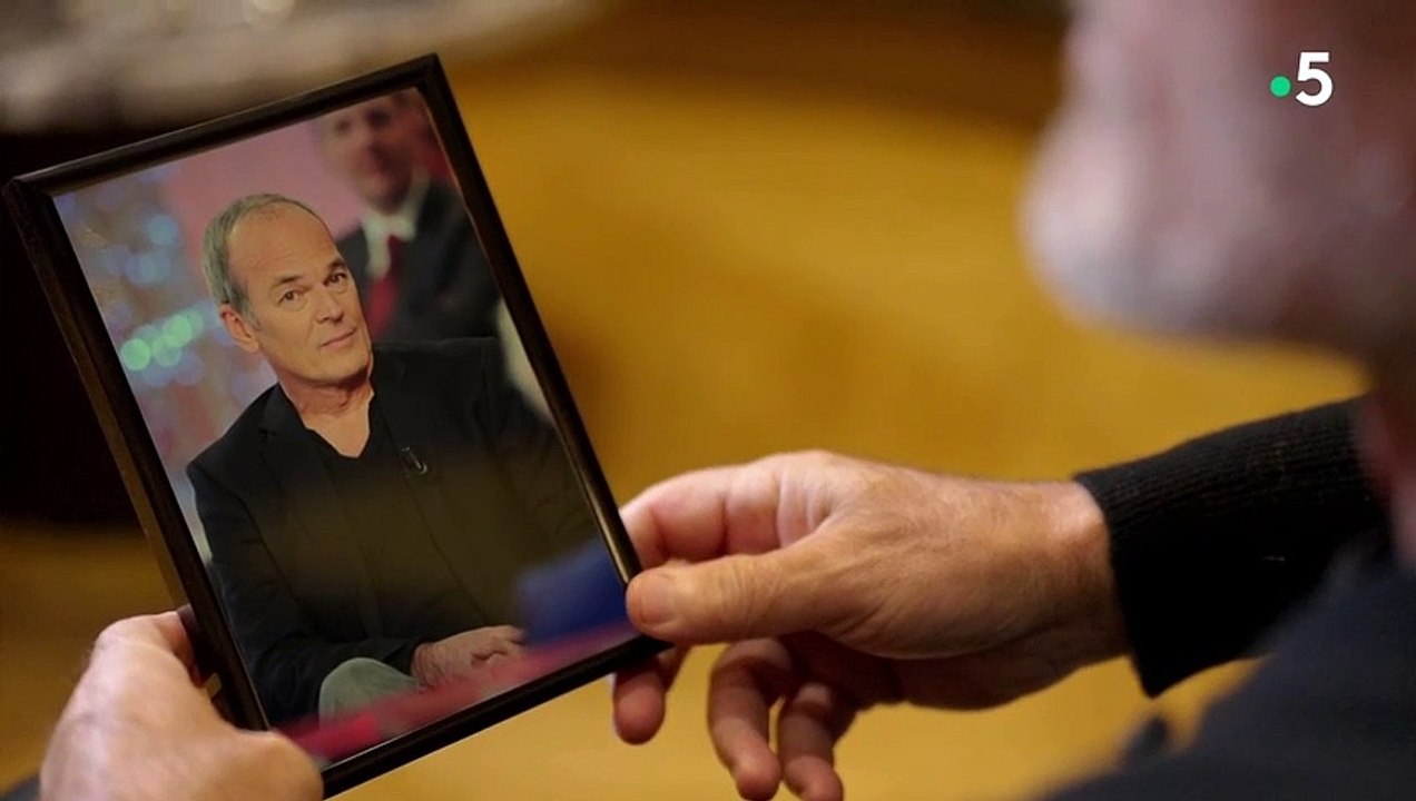 Laurent Baffie a confié avoir fait "la totale"Laurent Baffie dans l'émission Chauves, la revanche diffusée sur France 5.