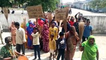 नगर  पालिका नहीं बनाने पर अरनोद में सफाईकर्मियों ने शुरू की अनिश्चितकालीन हड़ताल
