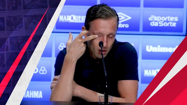 Eks Liverpool Lucas Leiva Menangis Umumkan Pensiun, Gangguan Jantung Jadi Alasan