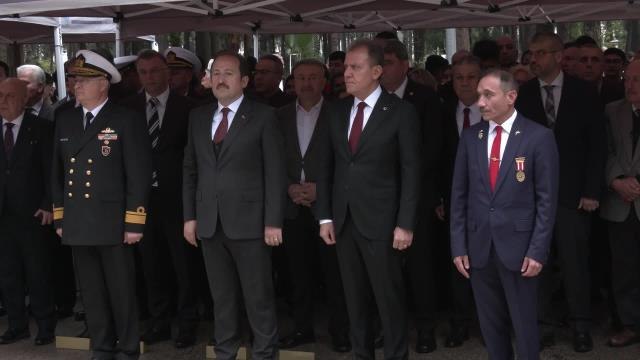 Vahap Seçer: Ulu Önder Mustafa Kemal Atatürk'ün Gösterdiği Hedefte Yürüyen Yöneticileriz