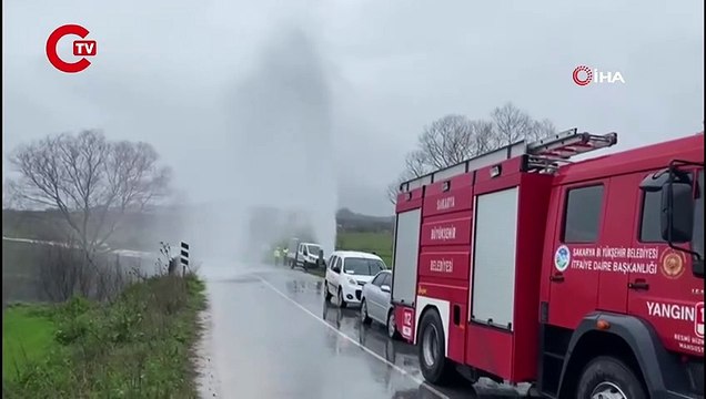 Sakarya’da korkutan kaza: Kanala uçan araç suya gömüldü