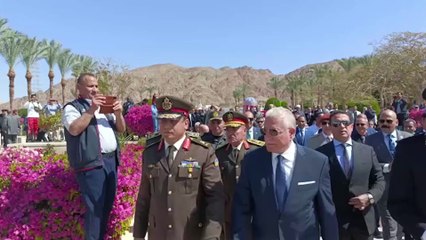 مراسم رفع العلم المصري في طابا بالذكرى الـ34 لعودتها للوطن