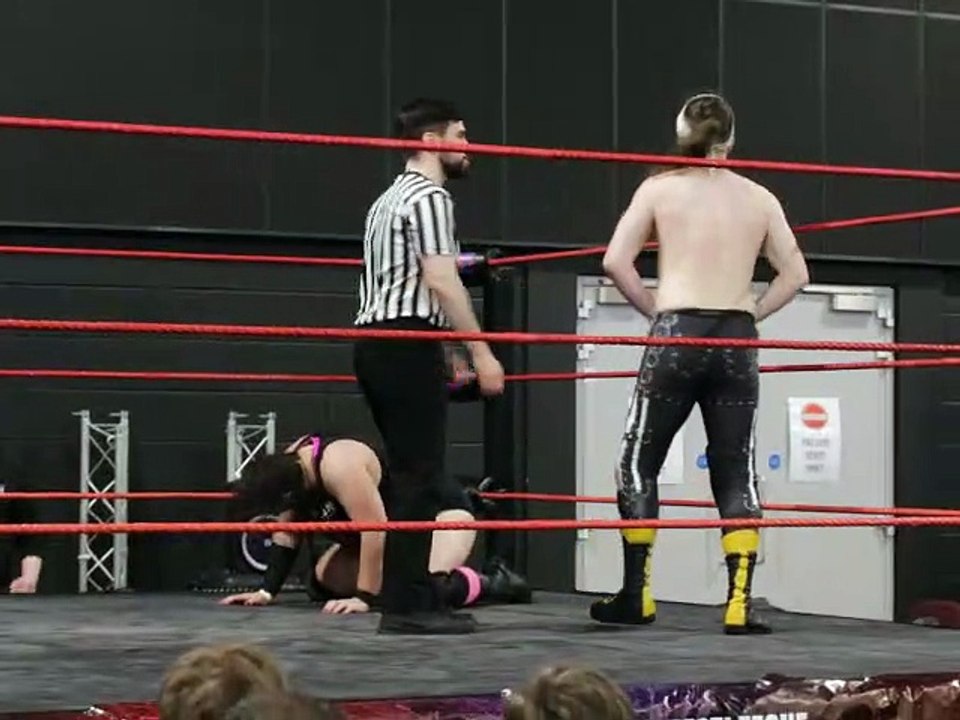 One for the grapple fans !