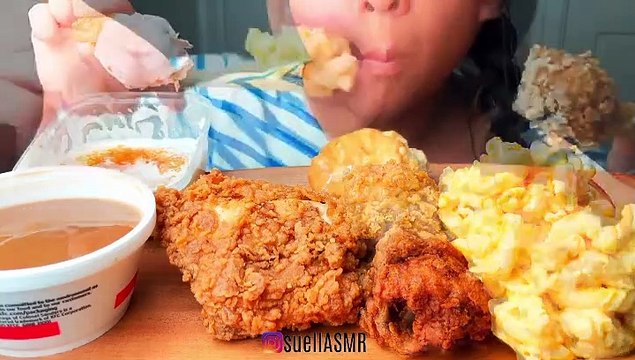Satisfying Free ASMR Chicken Eating - Juicy and Flavorful Bites for Your Relaxation
