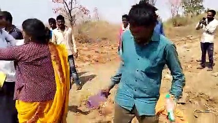 पौधरोपण के लिए खुदवाए गड्डों के भुगतान का मामला